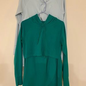 Latched Mama Petal Front sweatshirt